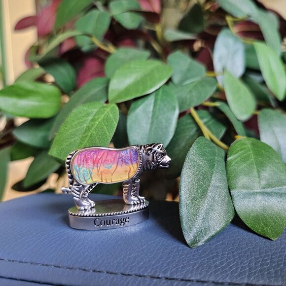 Busch Gardens Lion COURAGE Small figurine NWT - Picture 3 of 4